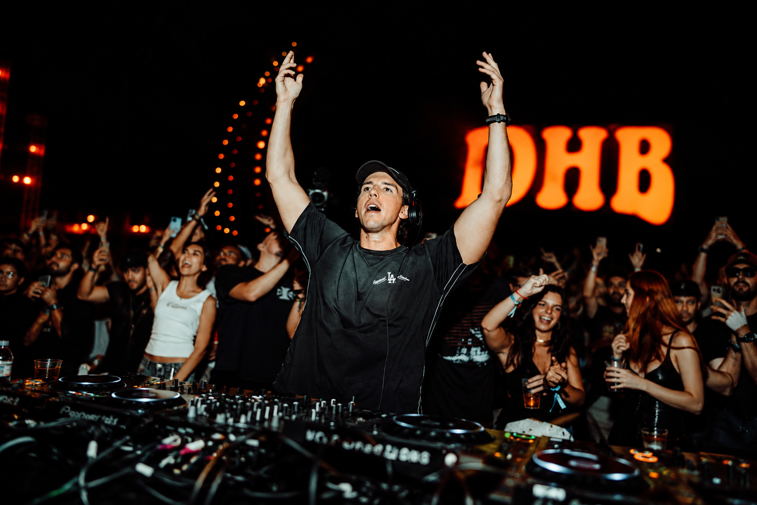 DHB Festival Portugal 2026 Welcomes 6,000 Guests to Costa da Caparica for a Weekend of Music, Sunsets and Beachside Culture