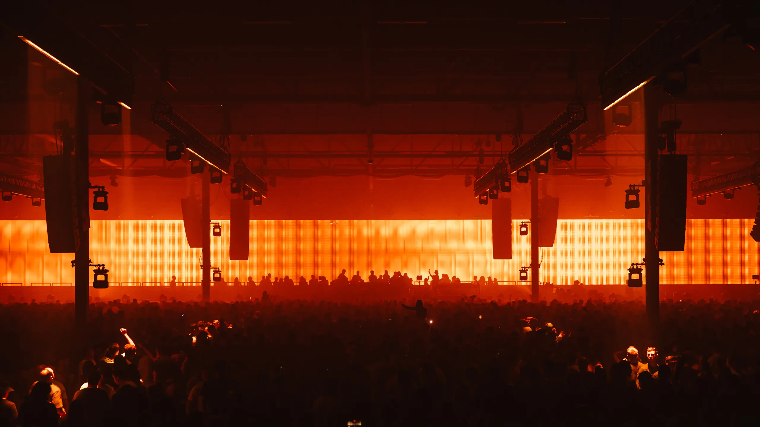 London Dancefloor Guide 2026: Warehouse Pressure, Bass Lineage & Relentless Reinvention