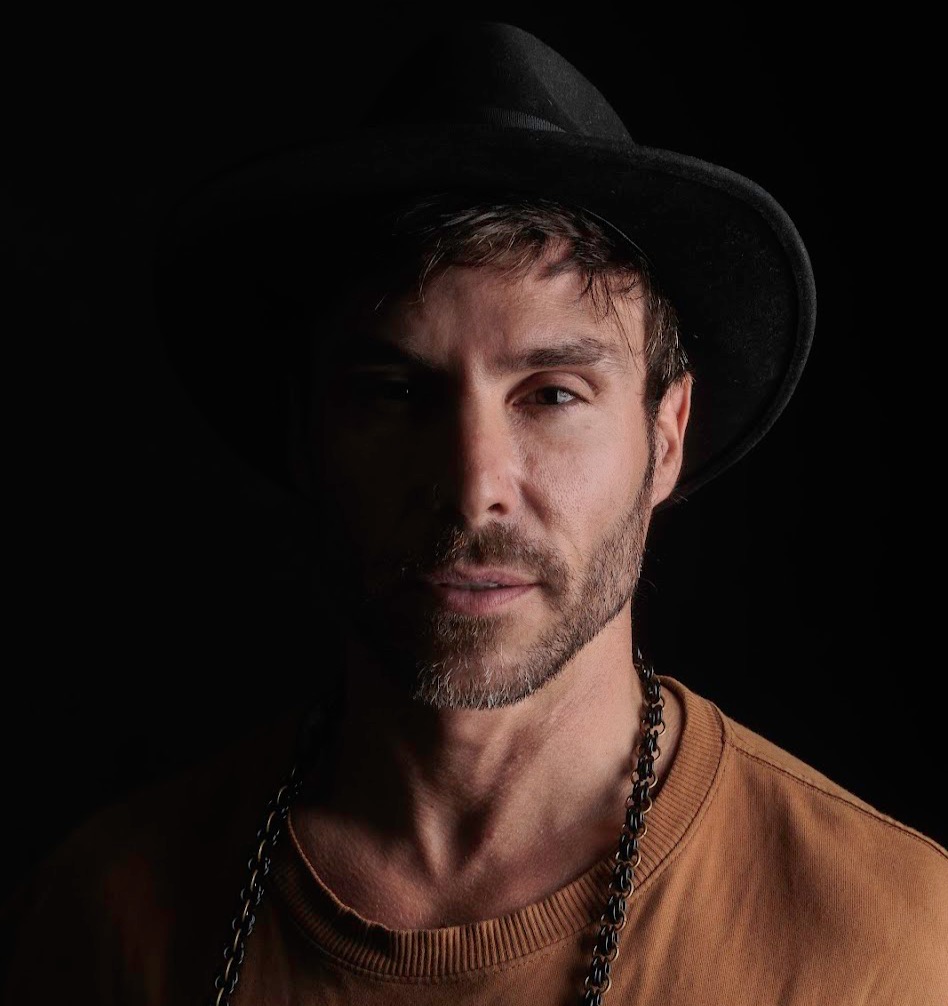 Lexlay announces international tour and new music for this year