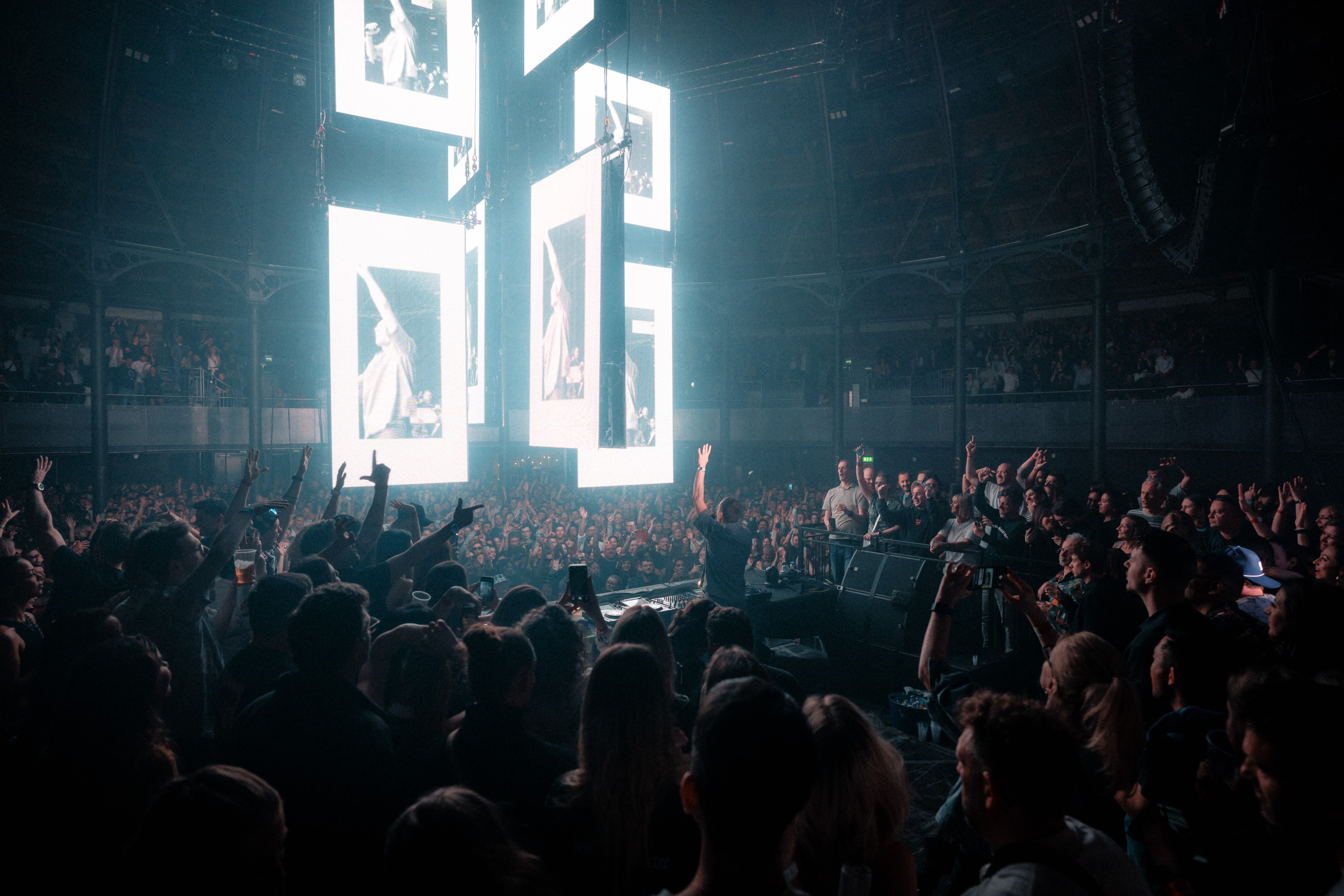 Lost Frequencies premieres new solo show to sold-out crowd at London’s iconic Roundhouse