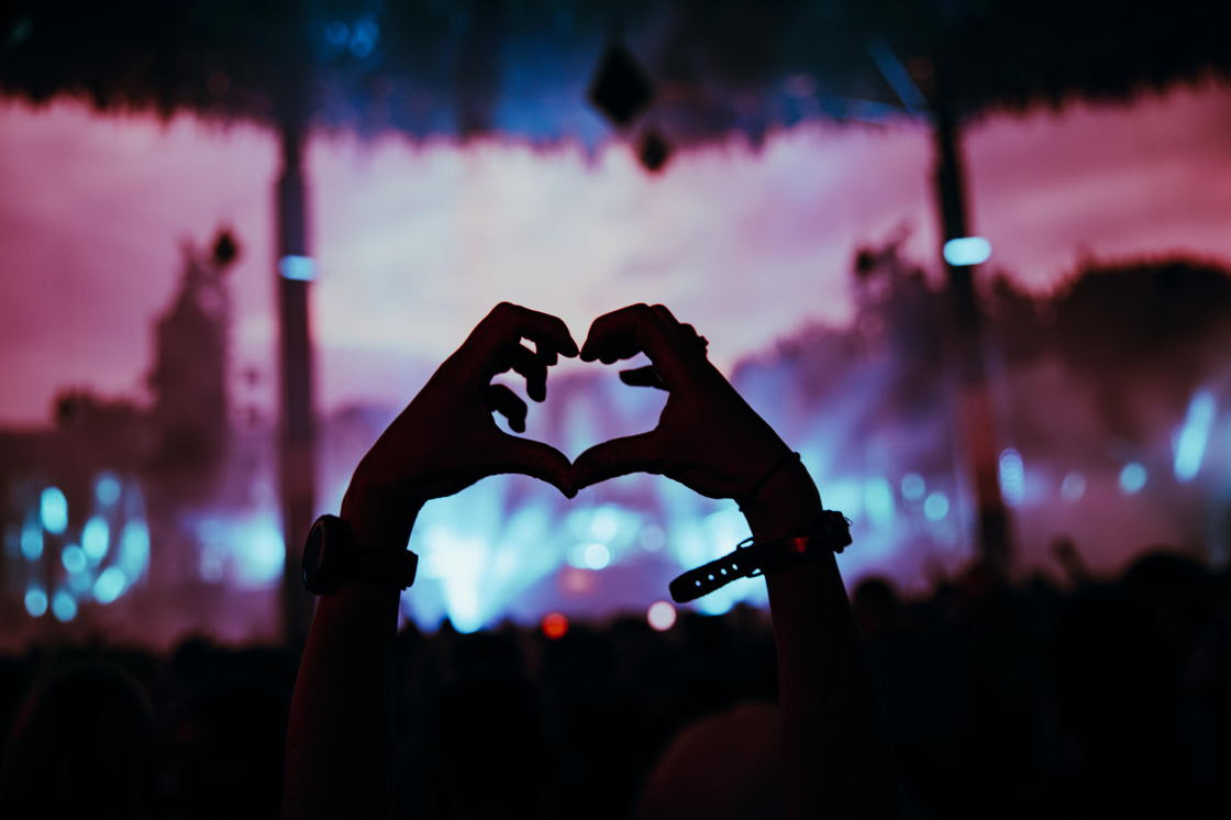 Festival mode: ON. The season has officially left the backstage.