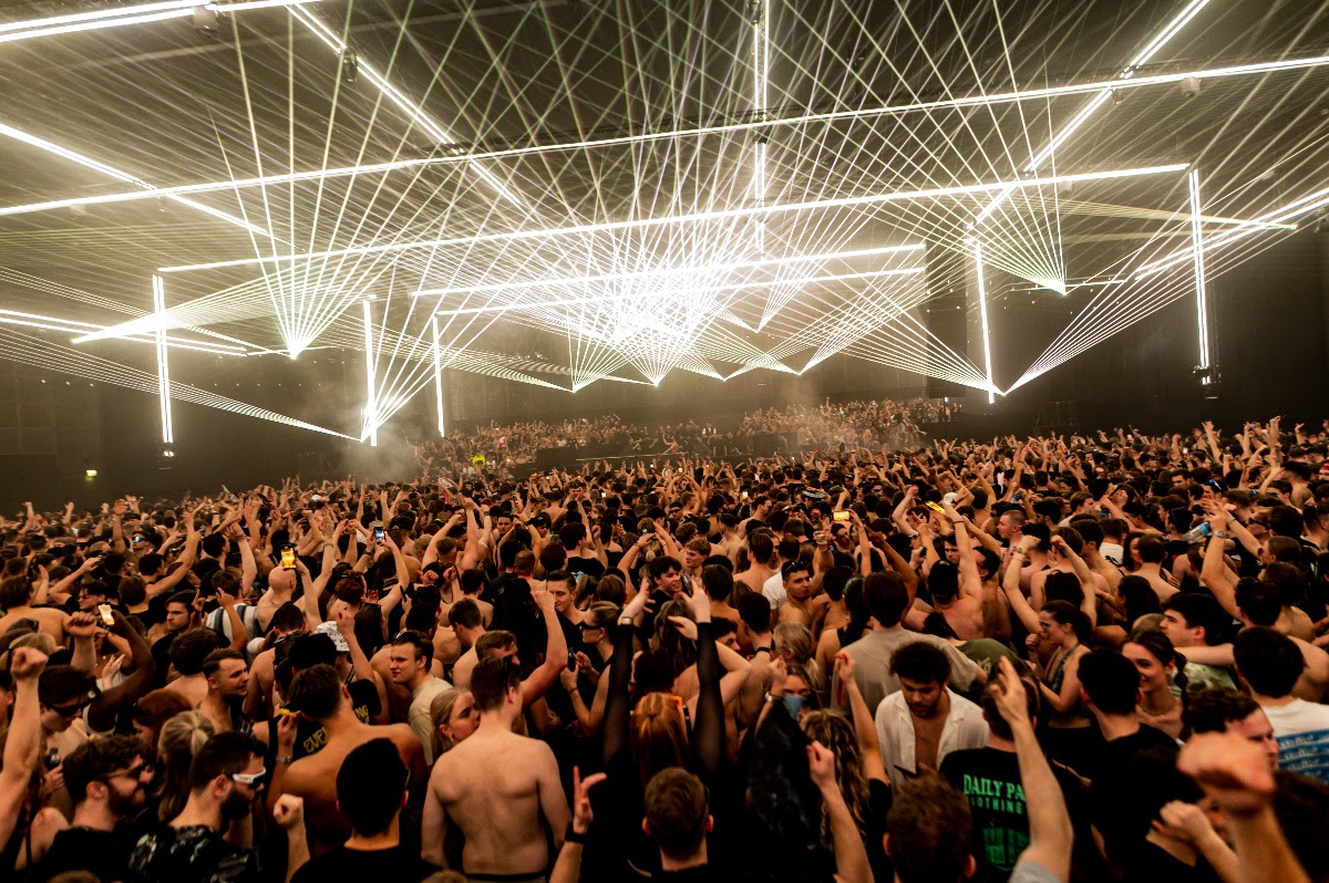 Verknipt writes world history with 40.000 capacity hardtechno arena show