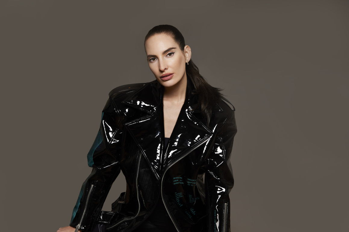 Lilly Palmer presents her hypnotic techno piece 'You Are My Guide'